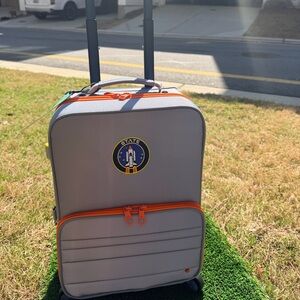STATE MINI Logan Carry-On Rolling Suitcase NEVER USED- IN ORIGINAL PACKAGING